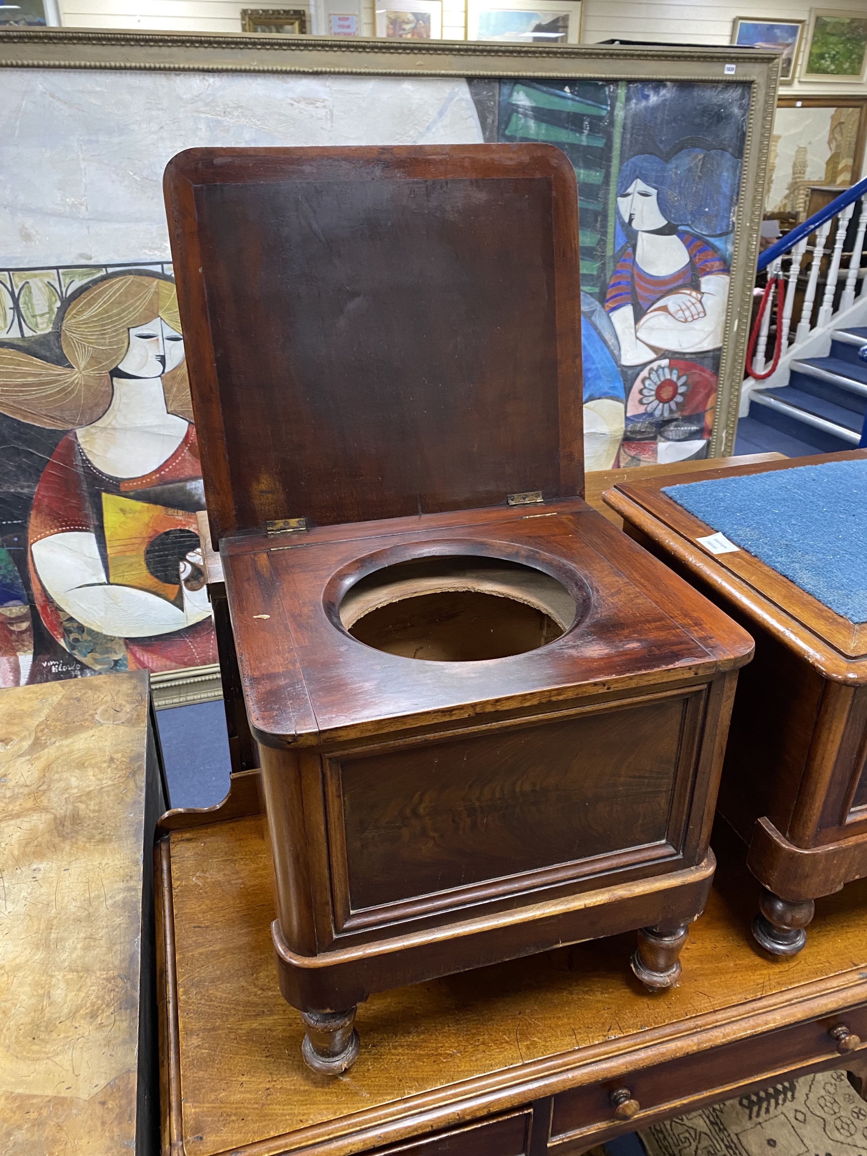 Two Victorian mahogany commodes, larger width 50cm, depth 45cm, height 42cm